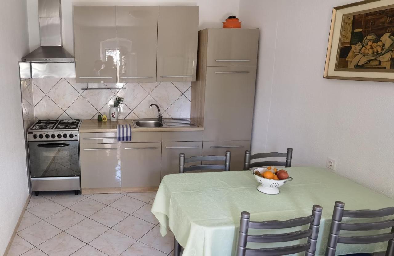 Guesthouse Palma Mali Lošinj Exteriör bild